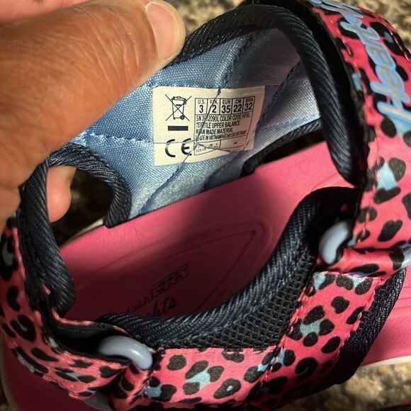 Big Girls SKECHERS HEART LIGHT UP SANDALS - Picture 3 of 8